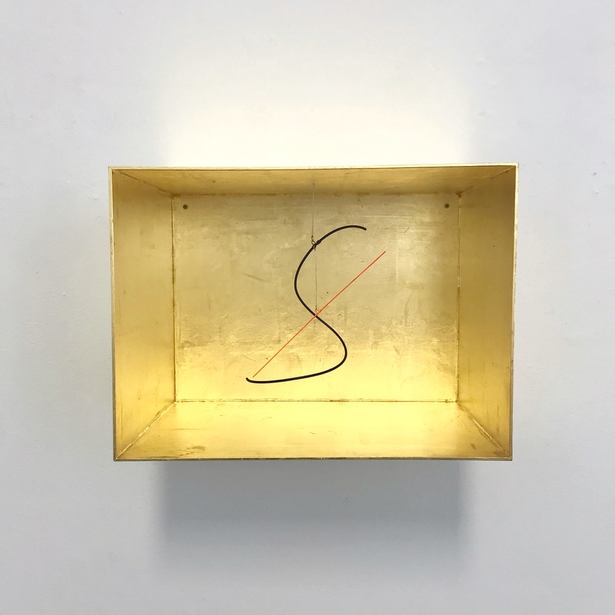 Room zero # 2 | Acrylic glass, gold leaf 23,75 Karat. Stainless steel ultra marine blue, and neon red. H. 27,5 x 37,5 x 25 cm. 2020